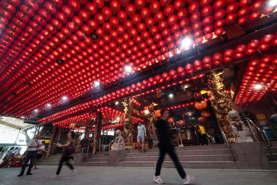 韮菜芭城隍庙2018年便引进自动点灯系统，并于去年12月完成长明灯系统的升级，将灯位增至4万8000盏。（张俊杰摄）