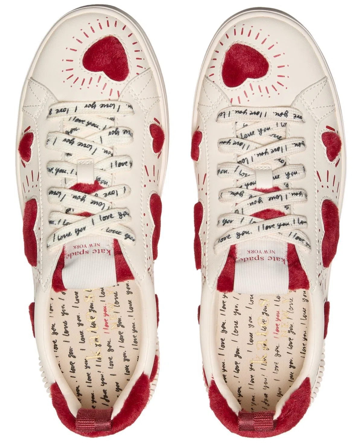 Kate Spade网球鞋除了心形之外，还印上“我爱你”字句。（Kate Spade图片）