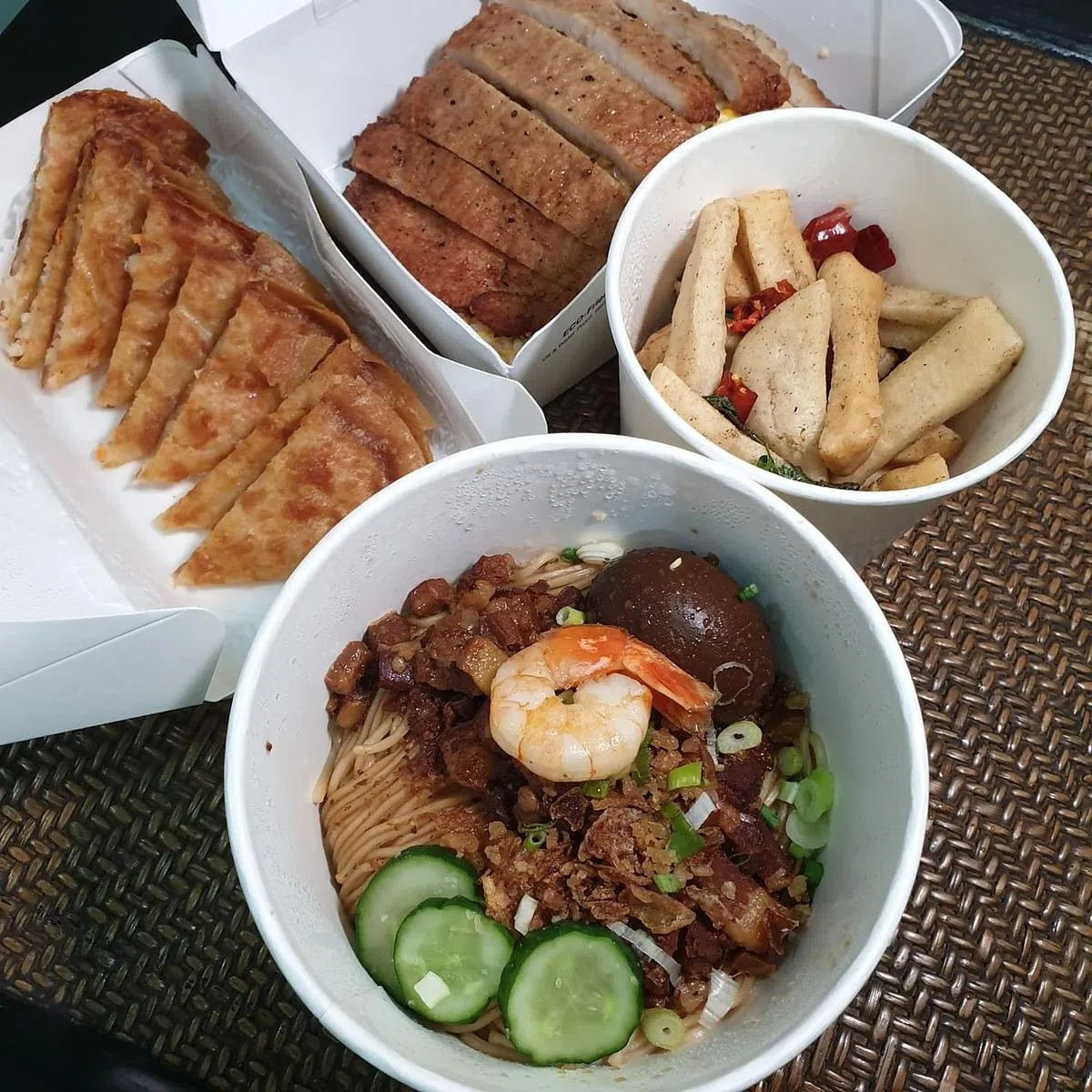 一心一町的台湾食物选择不少，台南担仔面属简单的美味。（黄亿敏摄）