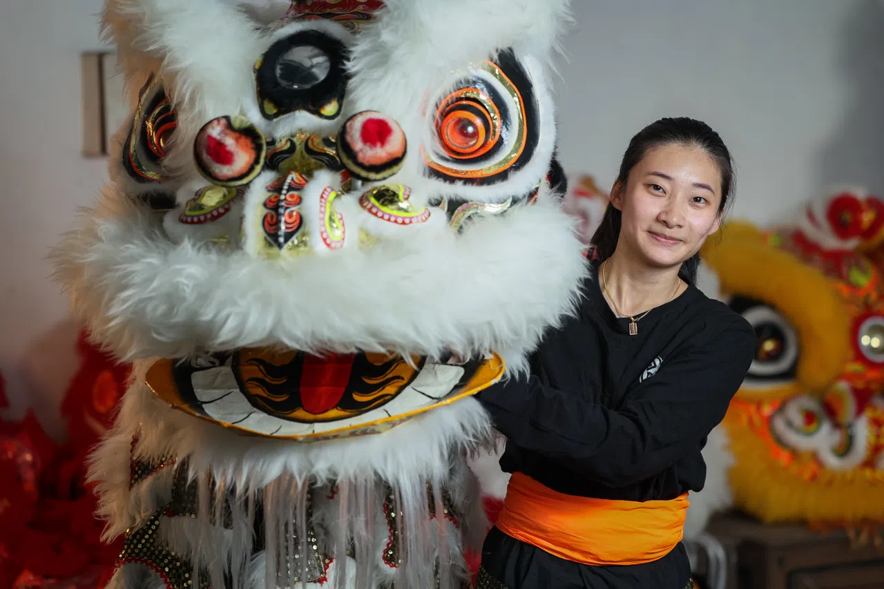 庄语欣青少年时期便热爱舞狮，练狮至今已有八年。（龙国雄摄）