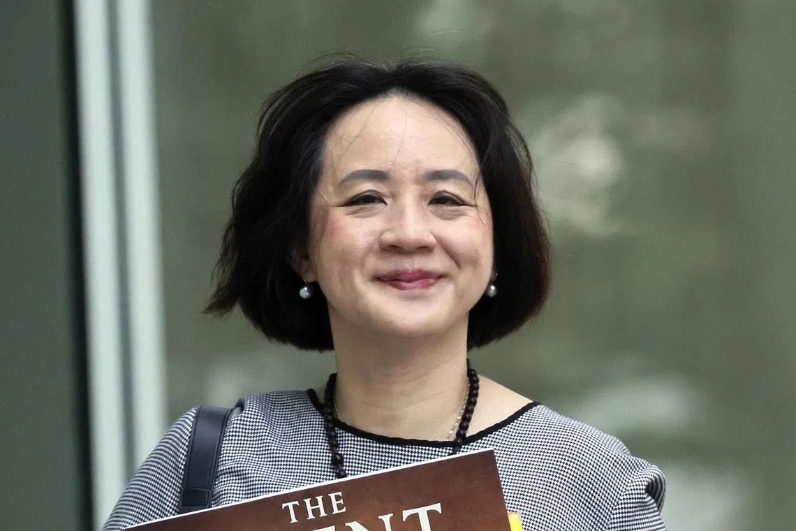 反疫苗组织创办人许晓沛涉嫌串谋对保健促进局做出虚假陈述，谎称他人已接种疫苗，从而取得冠病疫苗接种证书。（海峡时报）