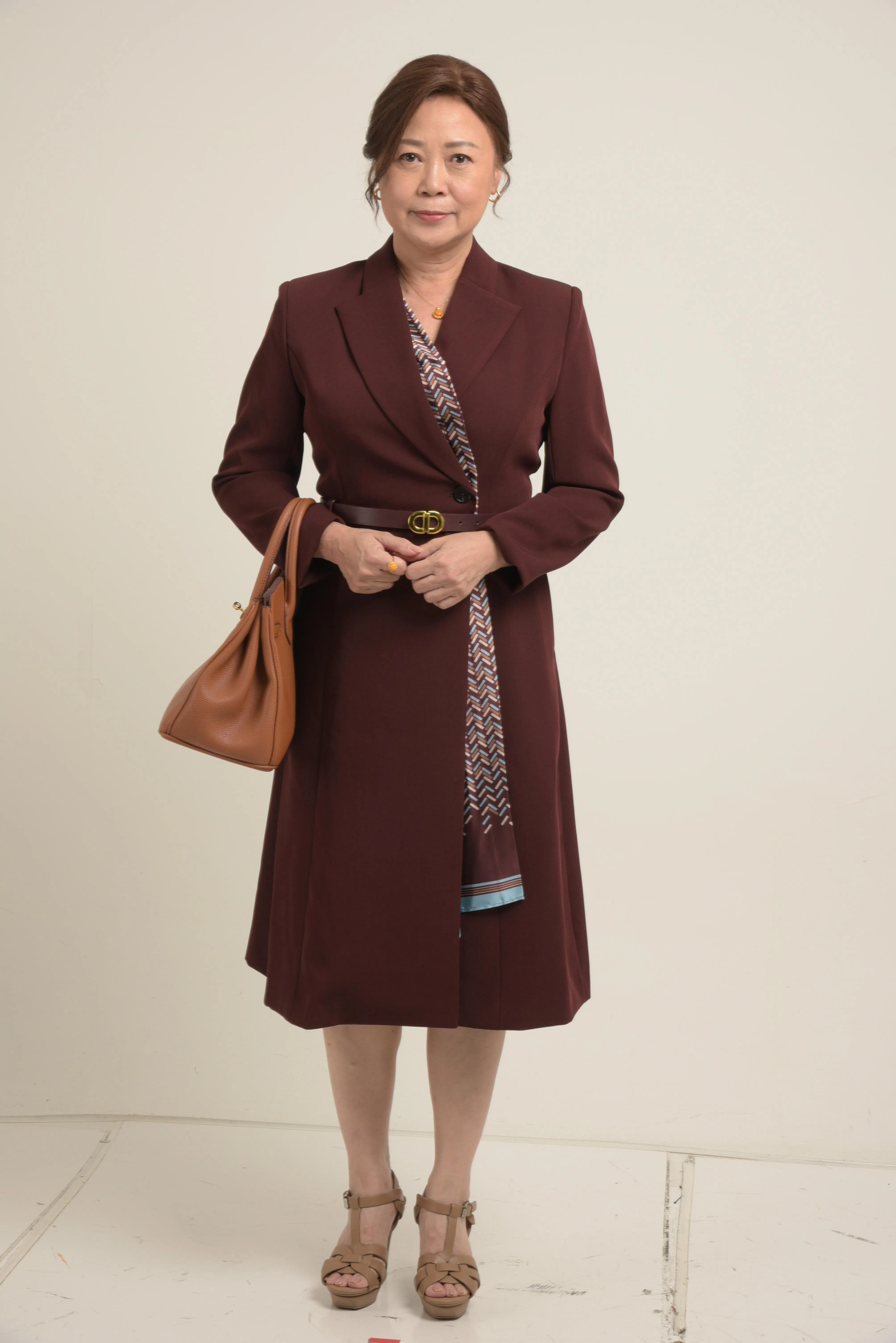 向云在《神之手》中饰演黑心女老板，图为角色定装照。（新传媒提供）