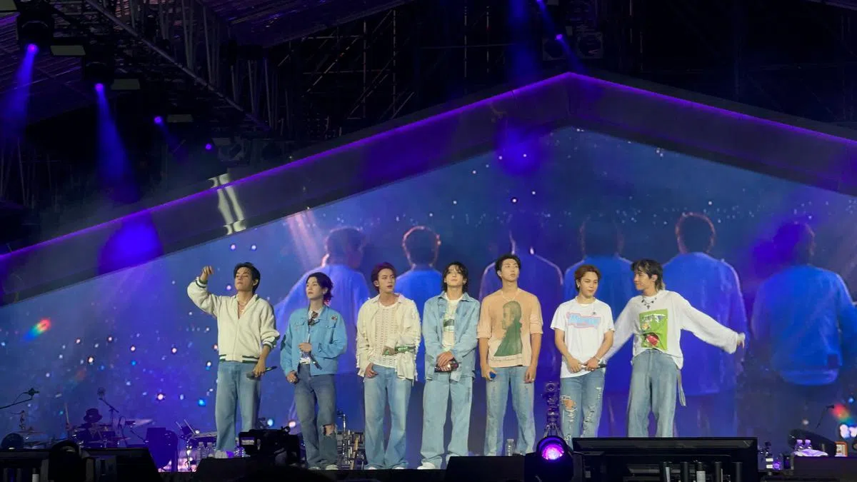 林亿苗所在的位置可清楚看到舞台上的BTS。（林亿苗）