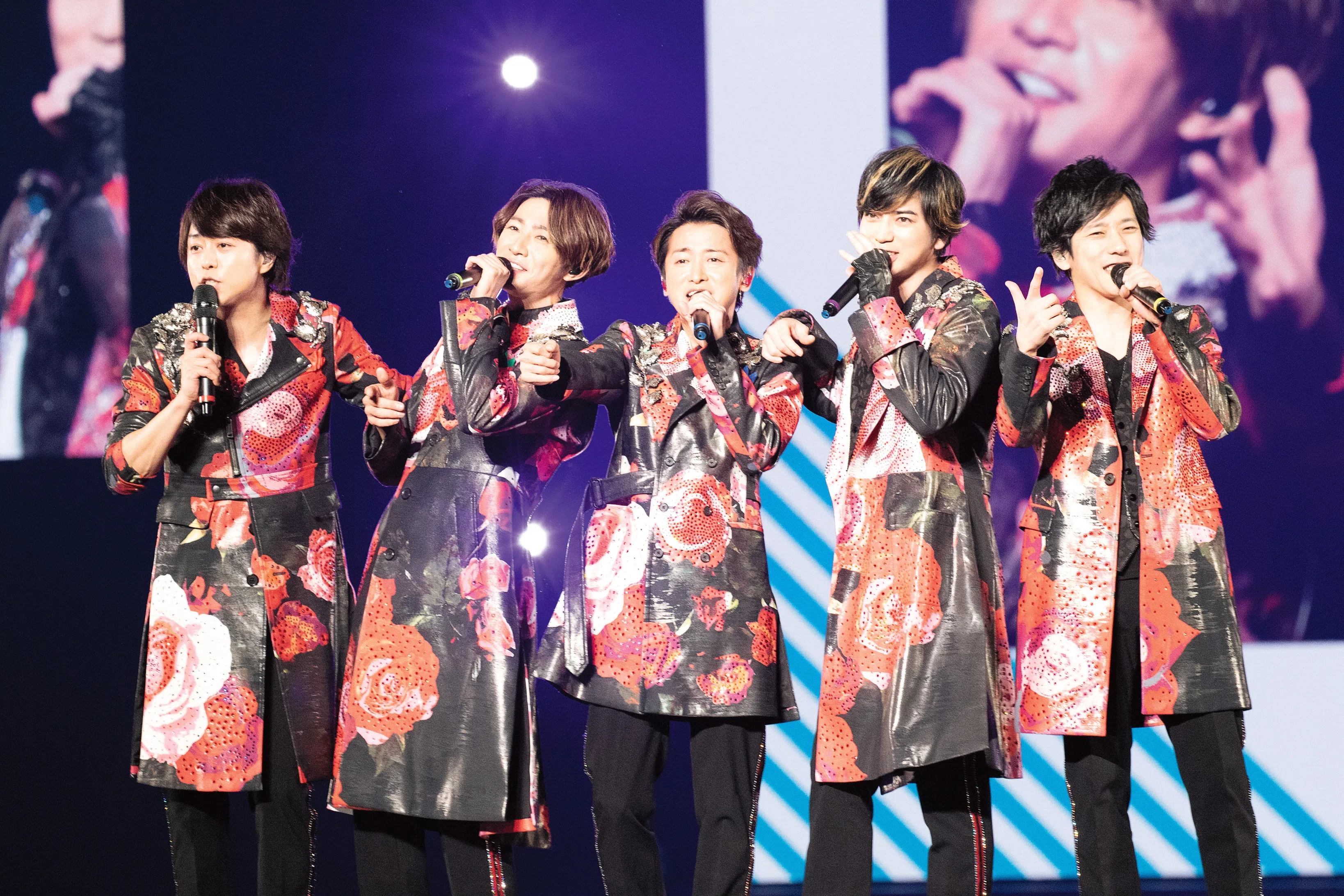 岚休团四年半后，宣布将在2026年的巡演后正式解散。（取自岚X）