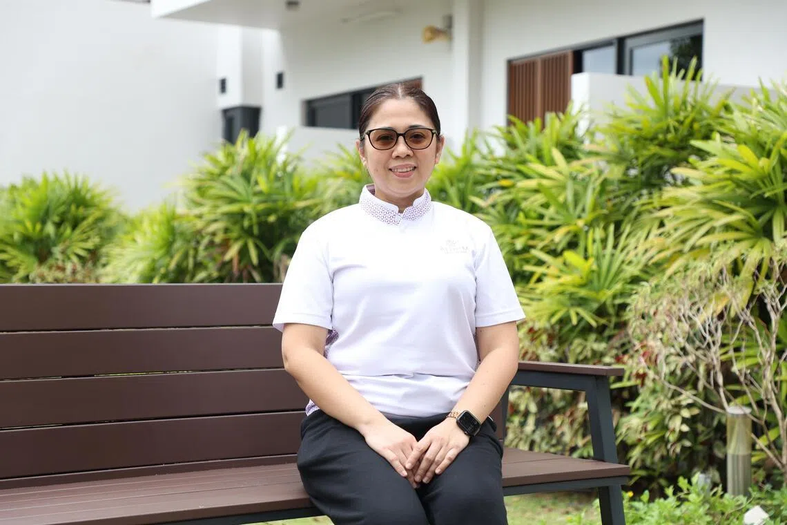 爱龄雅居资深物理治疗师罗韦娜加列戈认为患上肌少症， 原本轻松的日常动作，也可能变得吃力而不稳。（游甯稀摄）