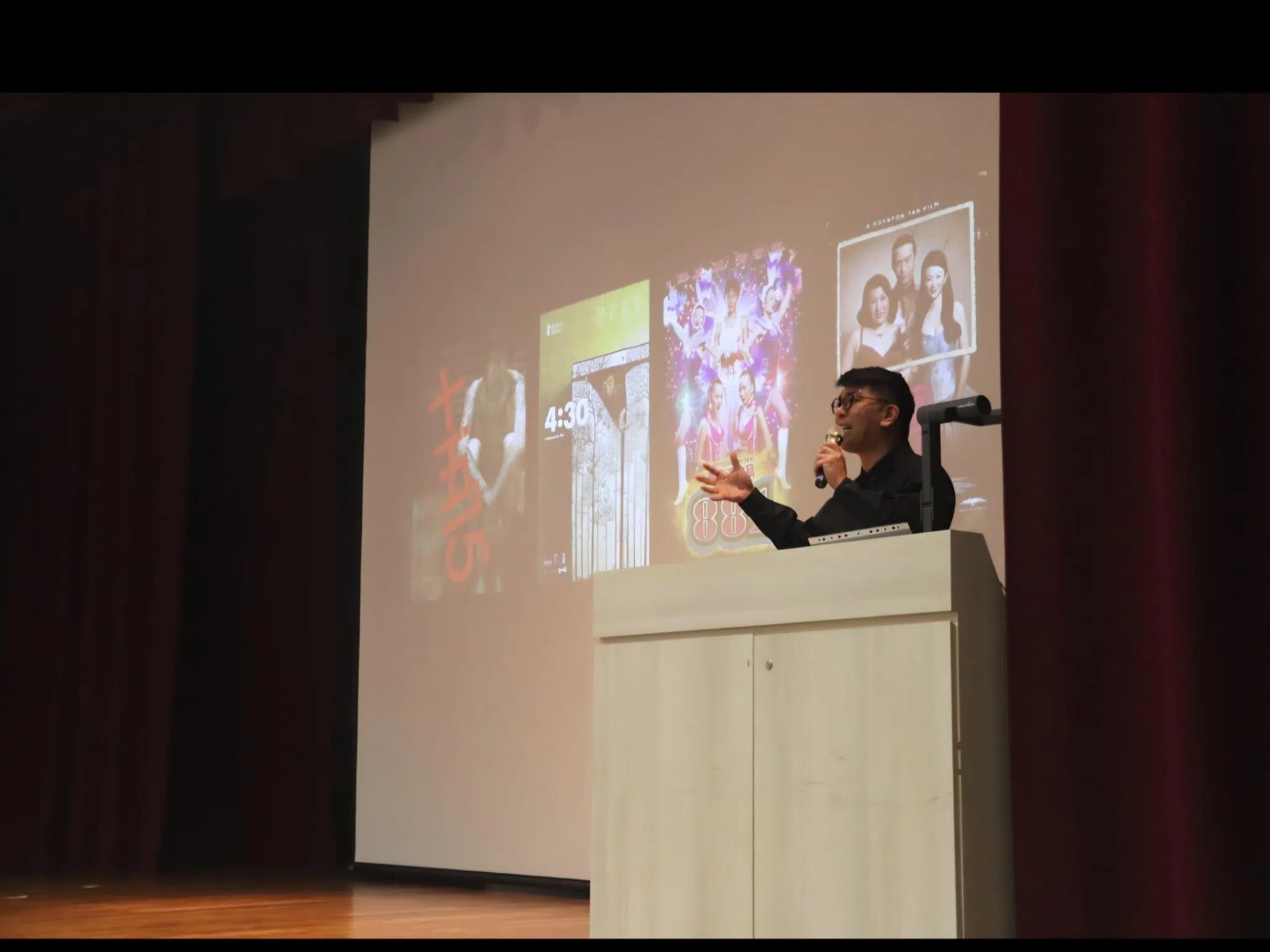 导演陈子谦通过短片，探讨了饮食文化与人际关系， 启发学生深入思考。（安德逊实龙岗初院提供）