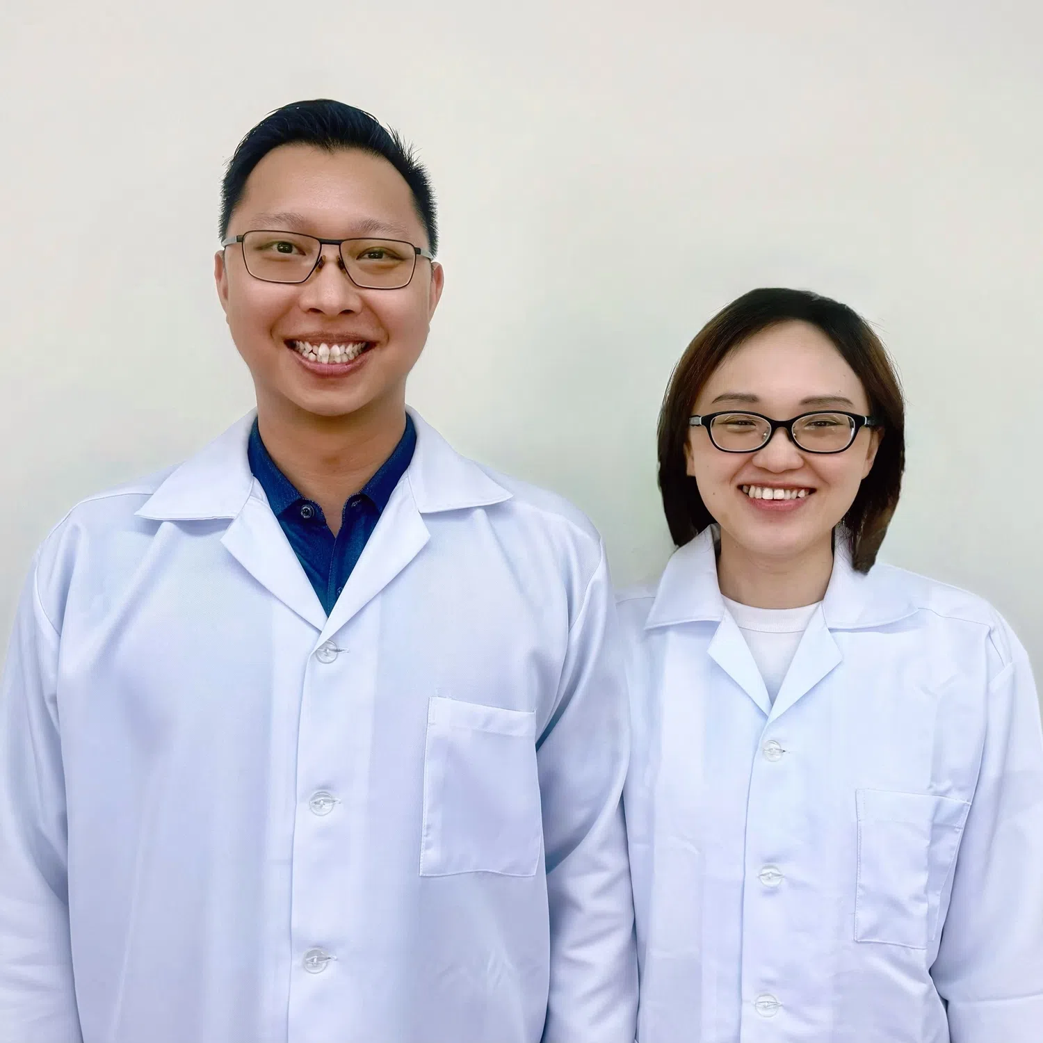 陈俊佑与黄颍鑫夫妻医师共同经营精诚中医诊所。（贺玉荣摄）