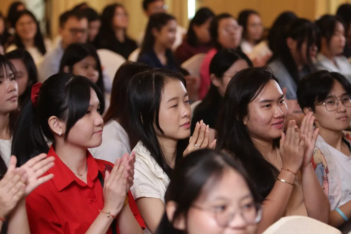 东南亚三城推介分享会在印尼棉兰圆满收官，现场报以热烈掌声。