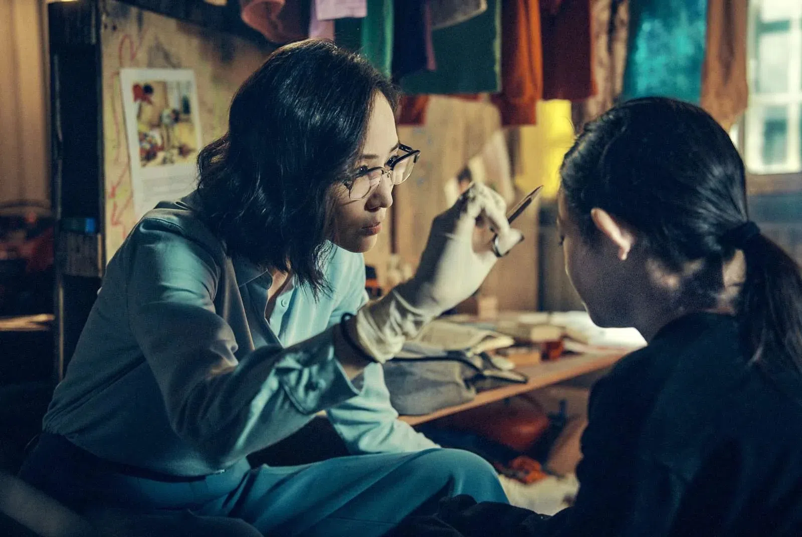 张钧甯饰演冷静又仗义的女医生郑琬平。（互联网）