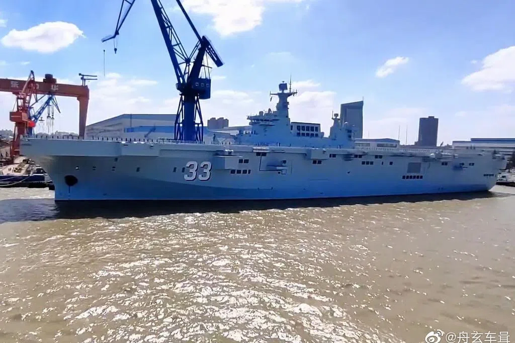 強襲揚陸艦 安徽 33 中国人民解放軍 チャレンジ