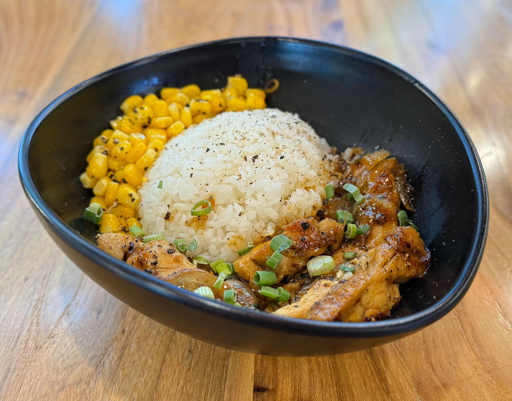 清真鸡扒饭。（受访者提供）