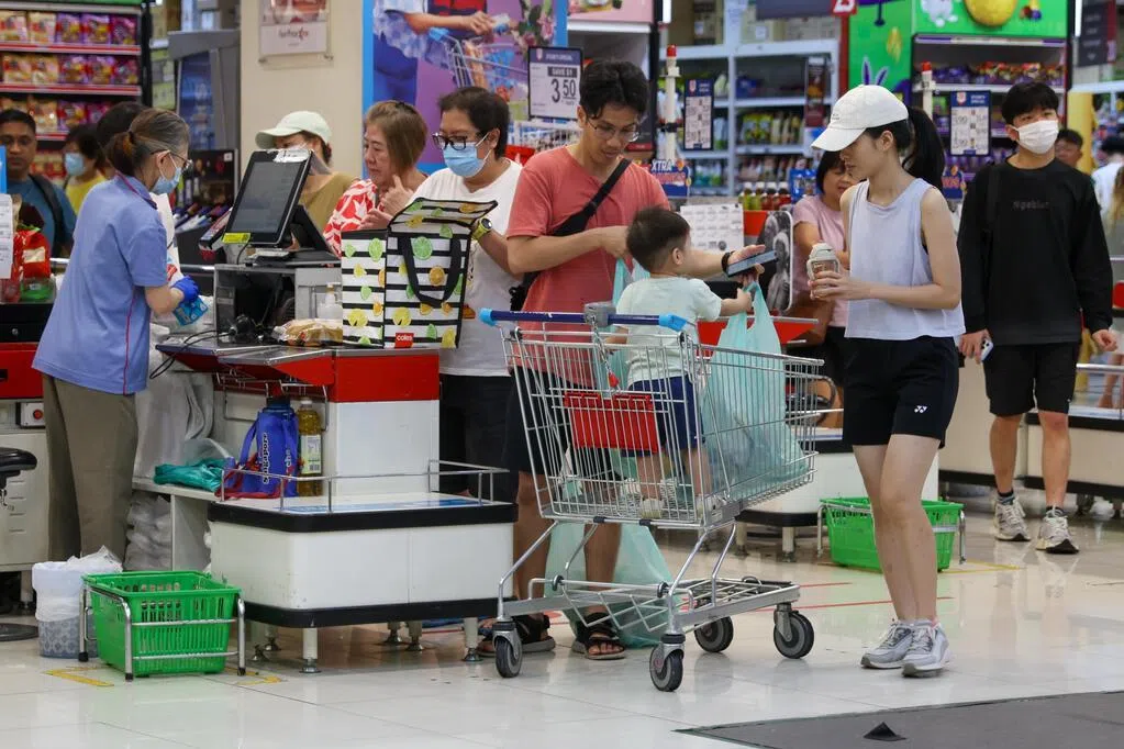 政府提前在今年6月发放500元邻里购物券 9月生活费补助增200元