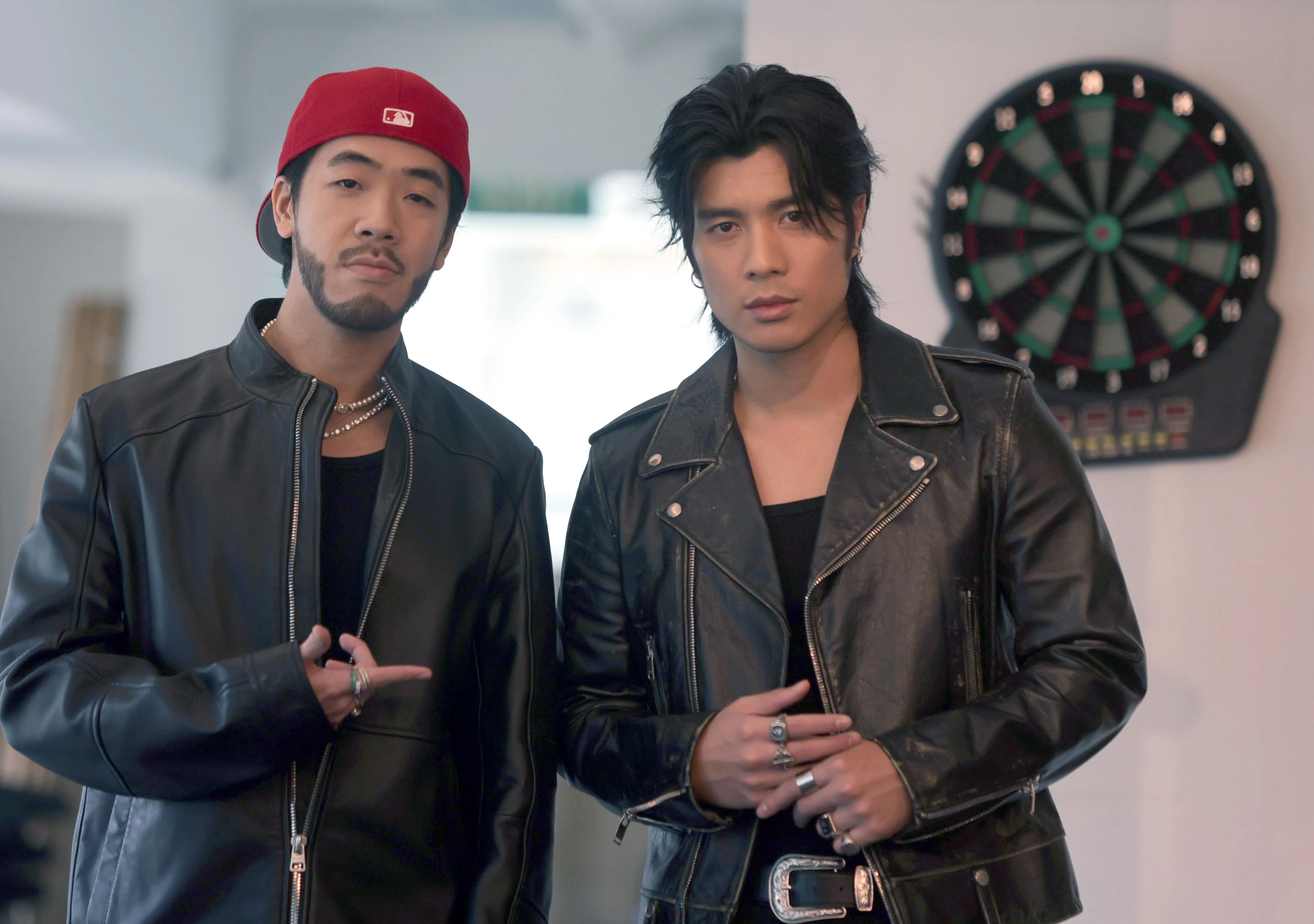 西阁（左）和周殷廷因合作《上场》而结识。（《新明日报》提供）