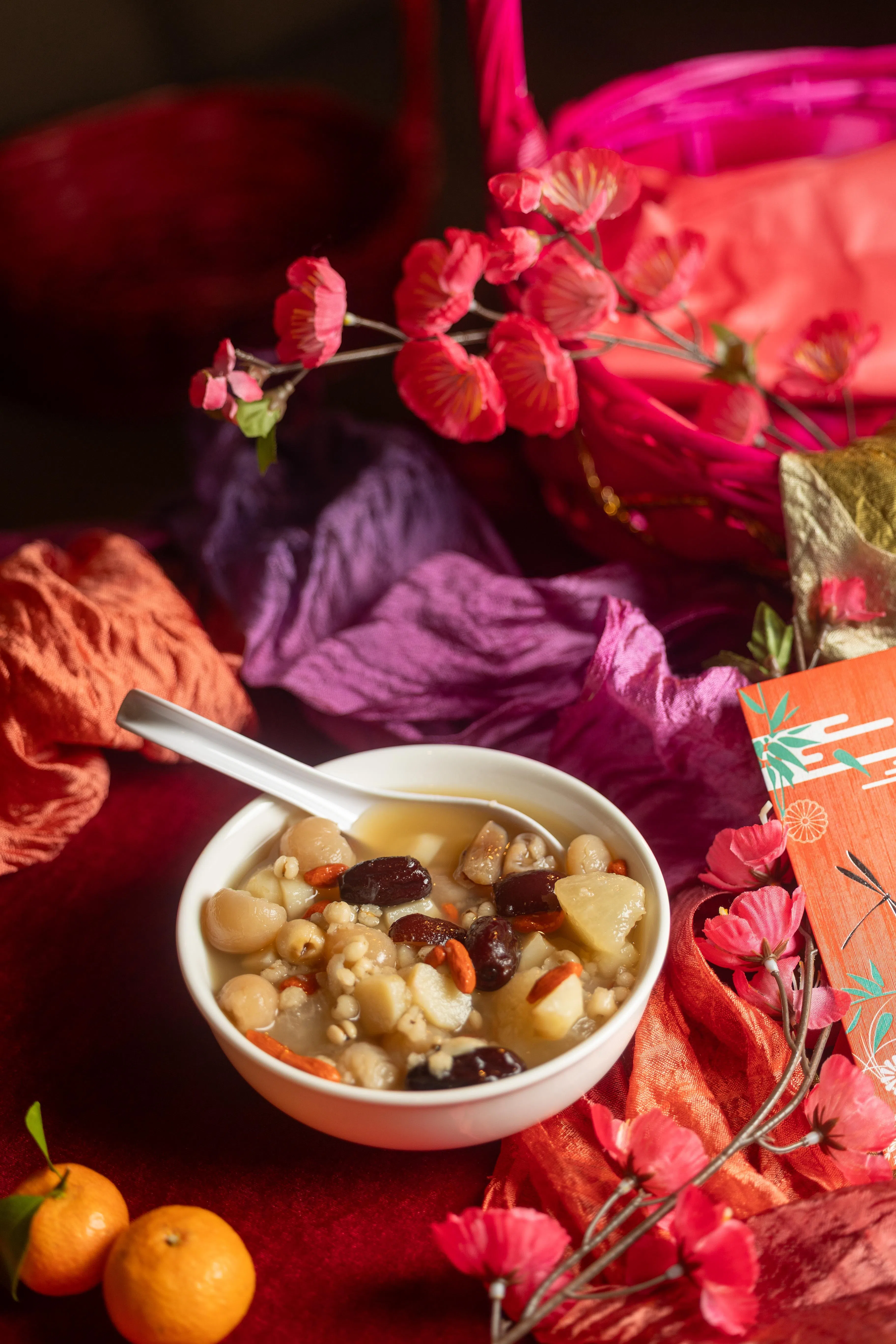 “马蹄雪梨幸福甜汤”融合多种药膳食材，冷热皆宜。（吴先邦摄）