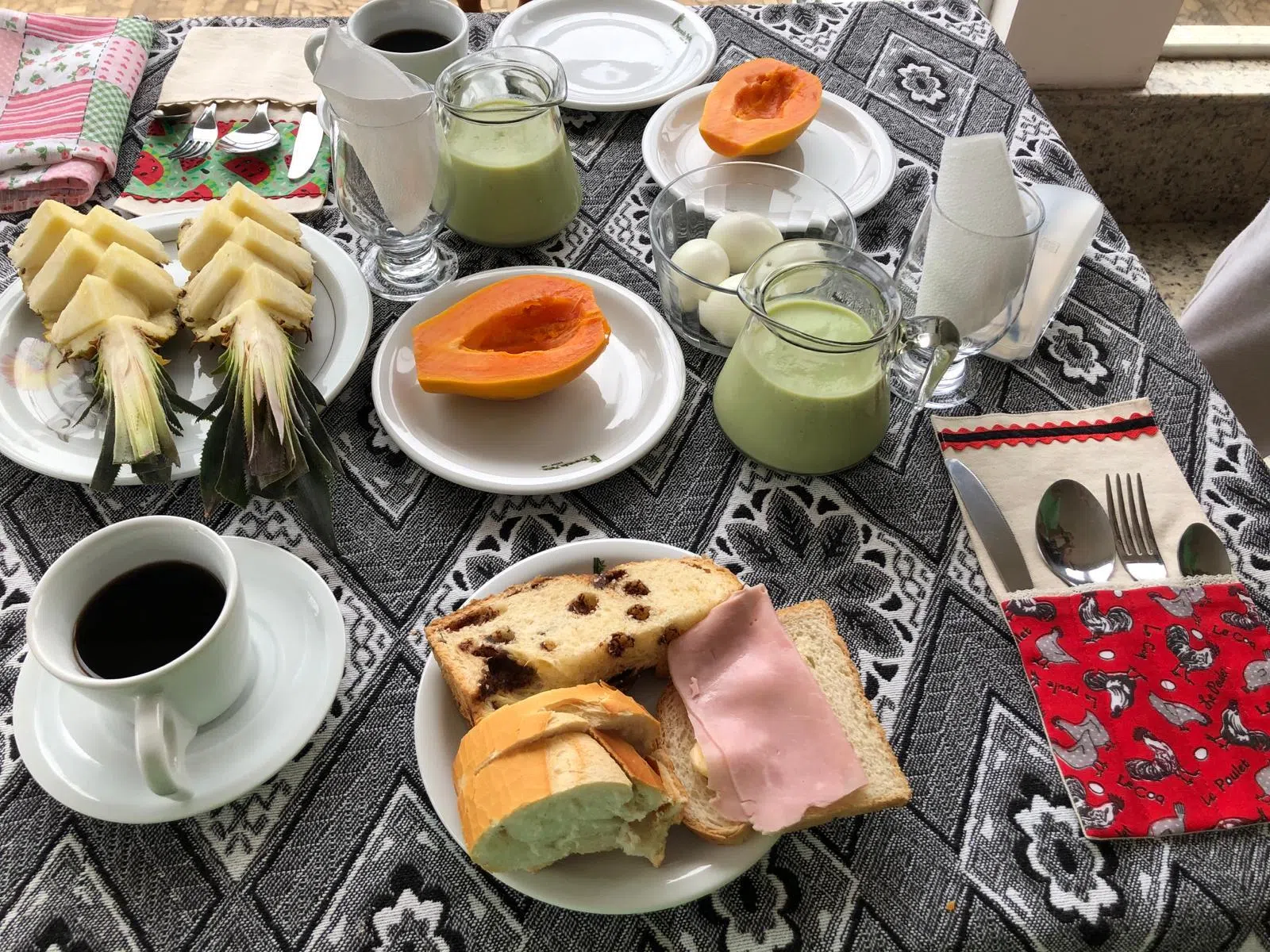 林义发参加赛事前两三天，会吃上丰富的早餐。（受访者提供）