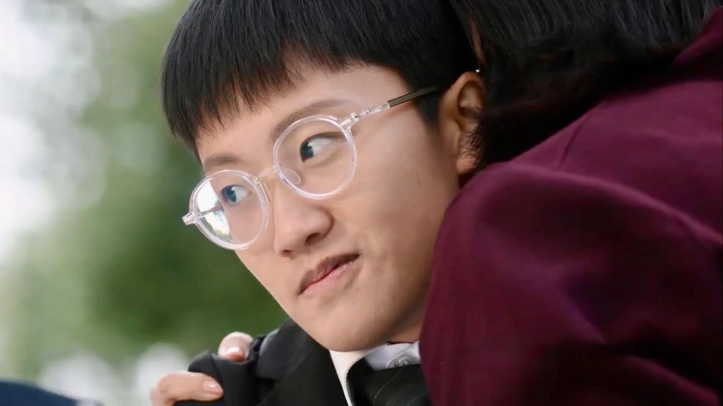 陈炜剧中的儿子、性格扭曲的少年犯高成彬，原来是由26岁的女新人刘倬昕反串饰演。（取自剧集微博）