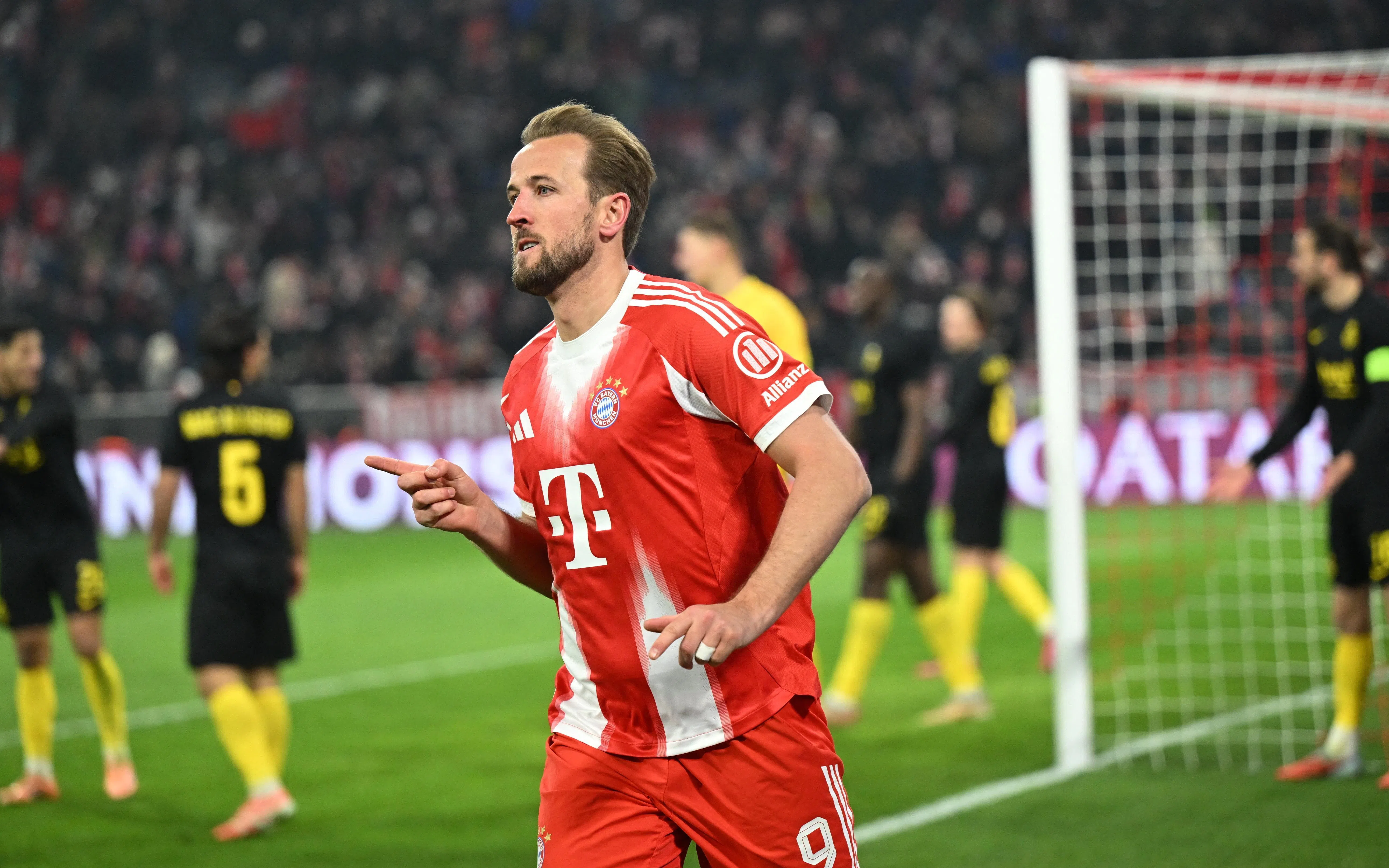 在上场欧冠比赛，拜仁前锋凯恩攻入两球，帮助球队在10人作战的情况下力克比利时冠军皇家圣吉罗斯联合。本季目前为止，这名32岁的英格兰前锋在七场欧冠比赛攻入七球，实力出众。（路透社）