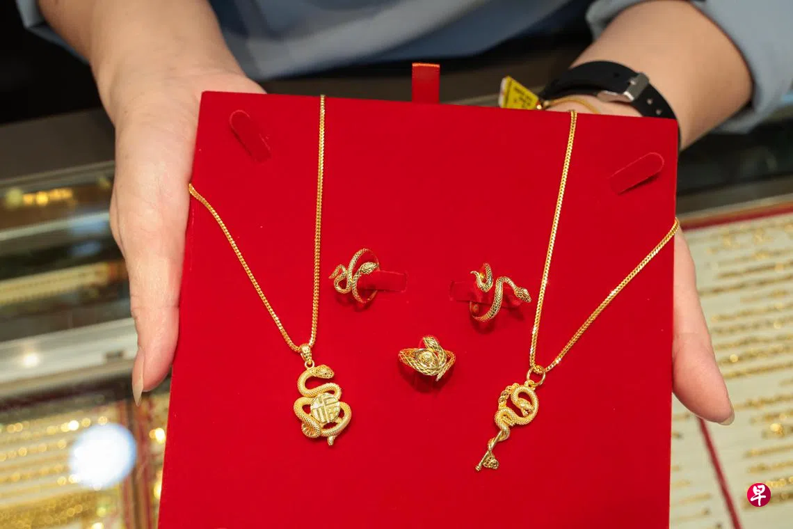 蛇年金饰设计挑战大热度难比“金龙”但仍有商机| 联合早报