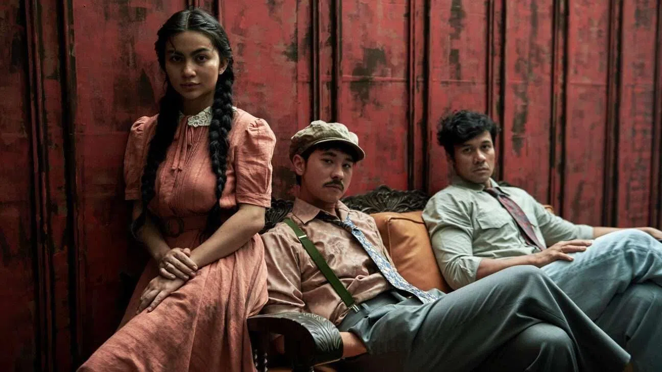 七国联制的印度尼西亚片《城市如战场》，其中一名监制是新加坡导演陈哲艺。（互联网）