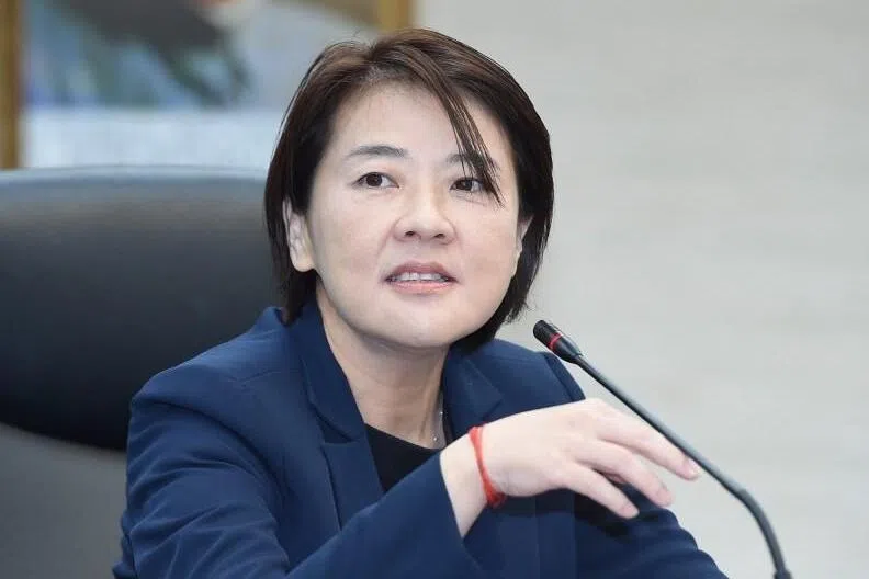 台湾民众党前立委黄珊珊宣布不再参选