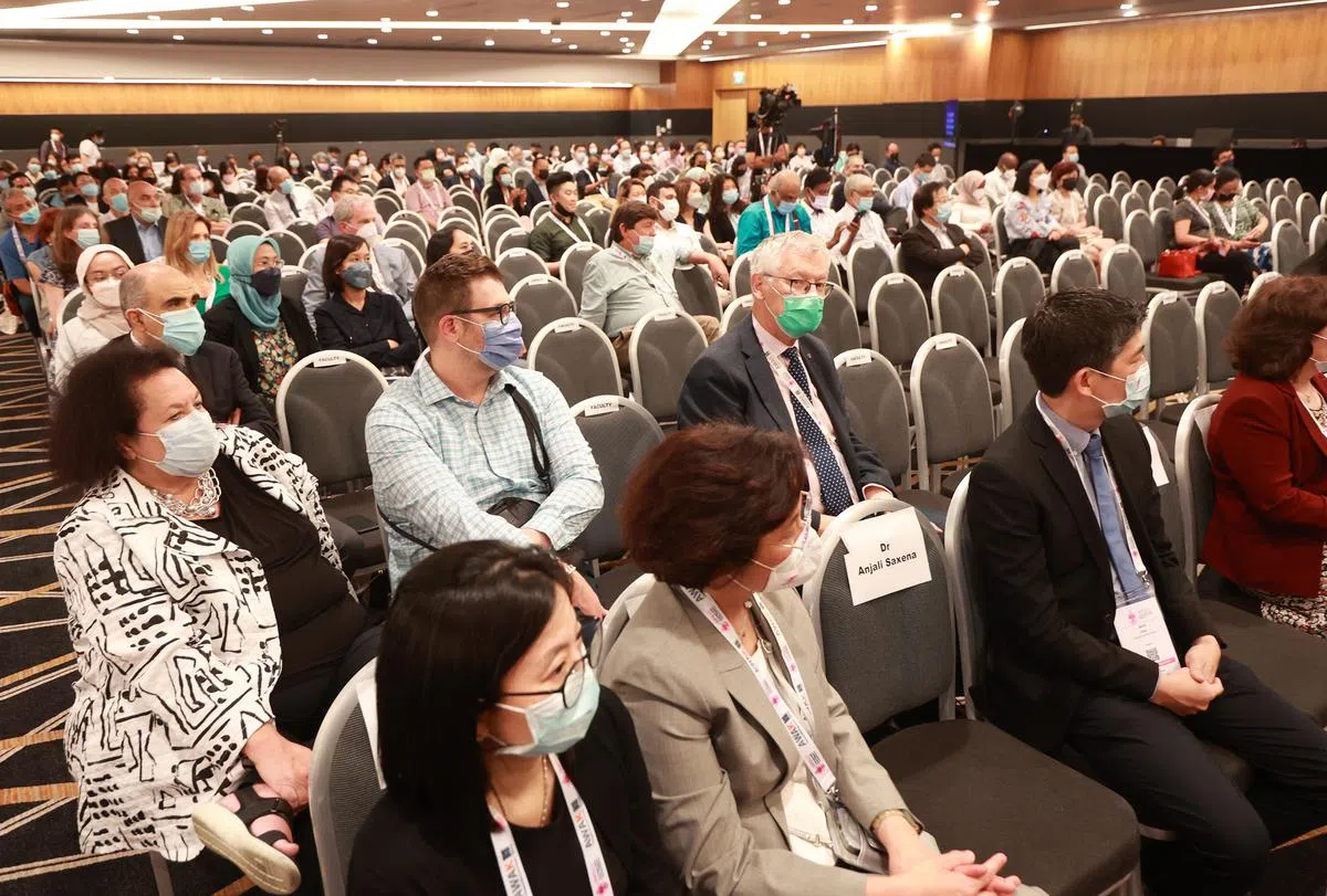 新达城在8月11日举行国际腹膜透析学会年会开幕典礼。（唐家鸿摄）