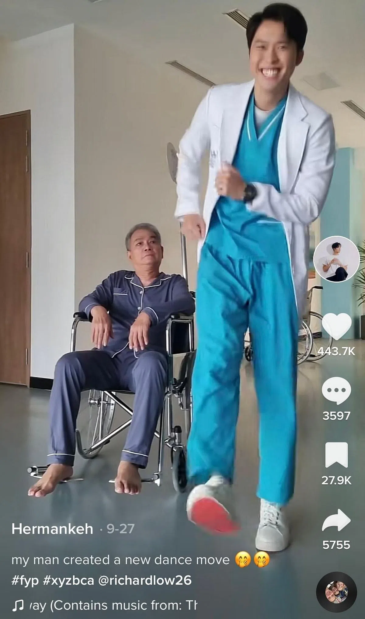 郭坤耀（右）常邀请艺人入镜，刘谦益（左）曾在视频中亮相。（互联网）