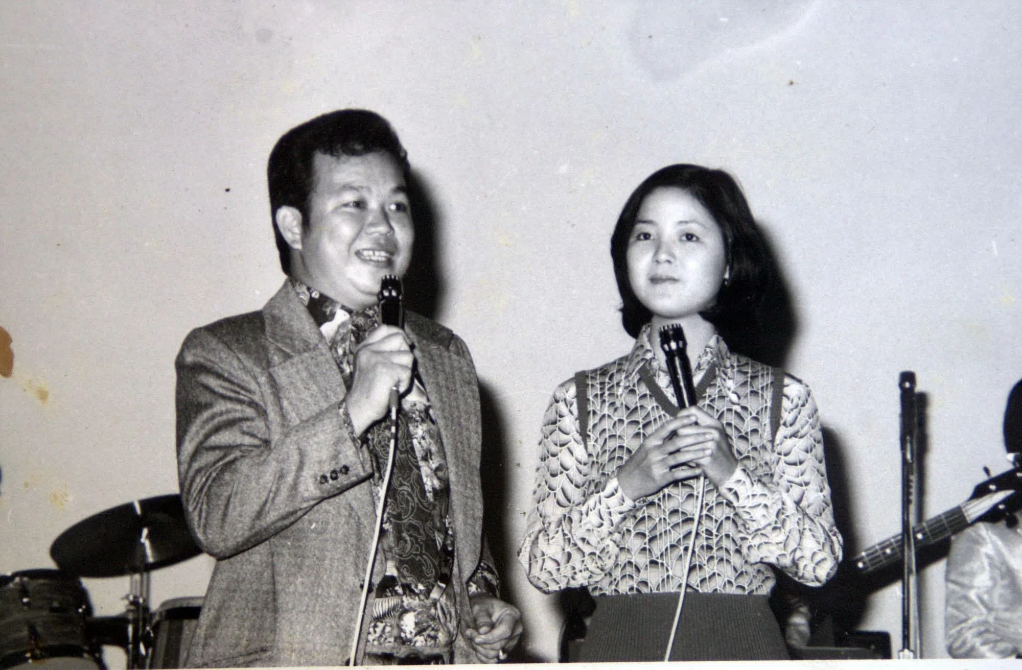 唐琥（左）和邓丽君（右）曾同台演出。（档案照片）