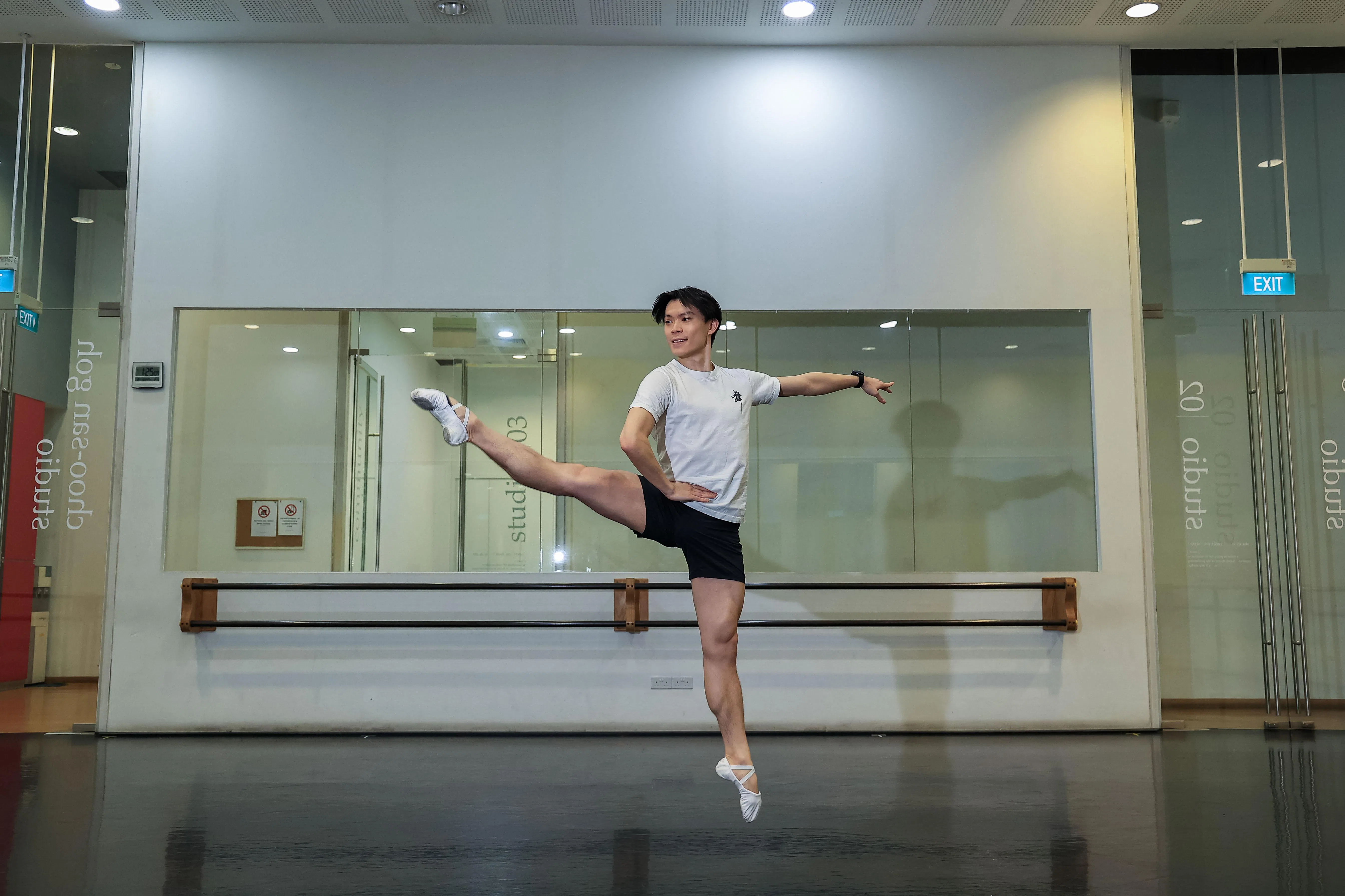 宗凯文对于古典芭蕾和现代芭蕾，各有一套入戏和参透的方法。（吴先邦摄）