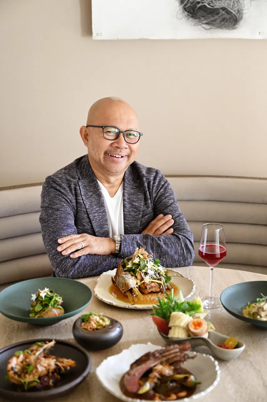 希赫·卓哈利（Khir Johari）说，越来越多年轻厨师主动回溯传统，努力挖掘那些濒临遗忘的食材与手艺。（受访者提供）