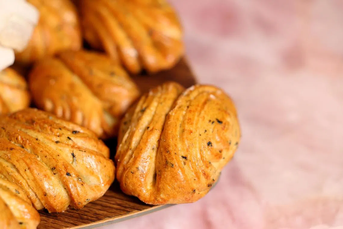 Bocado de Dama面包用海苔调味。（龙国雄摄）