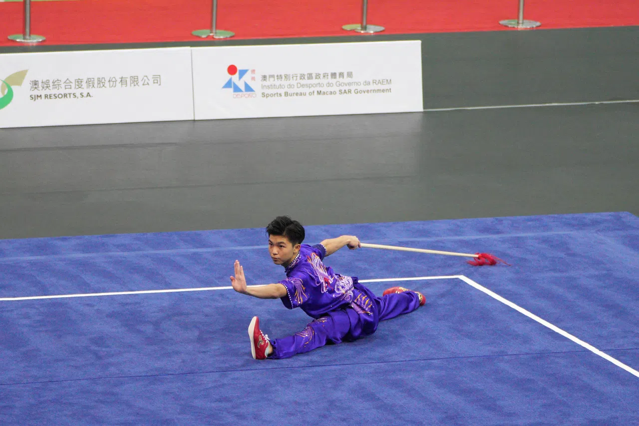 从小学三年级开始学武的蔡心昀尽力兼顾好课业与体育。（受访者提供）