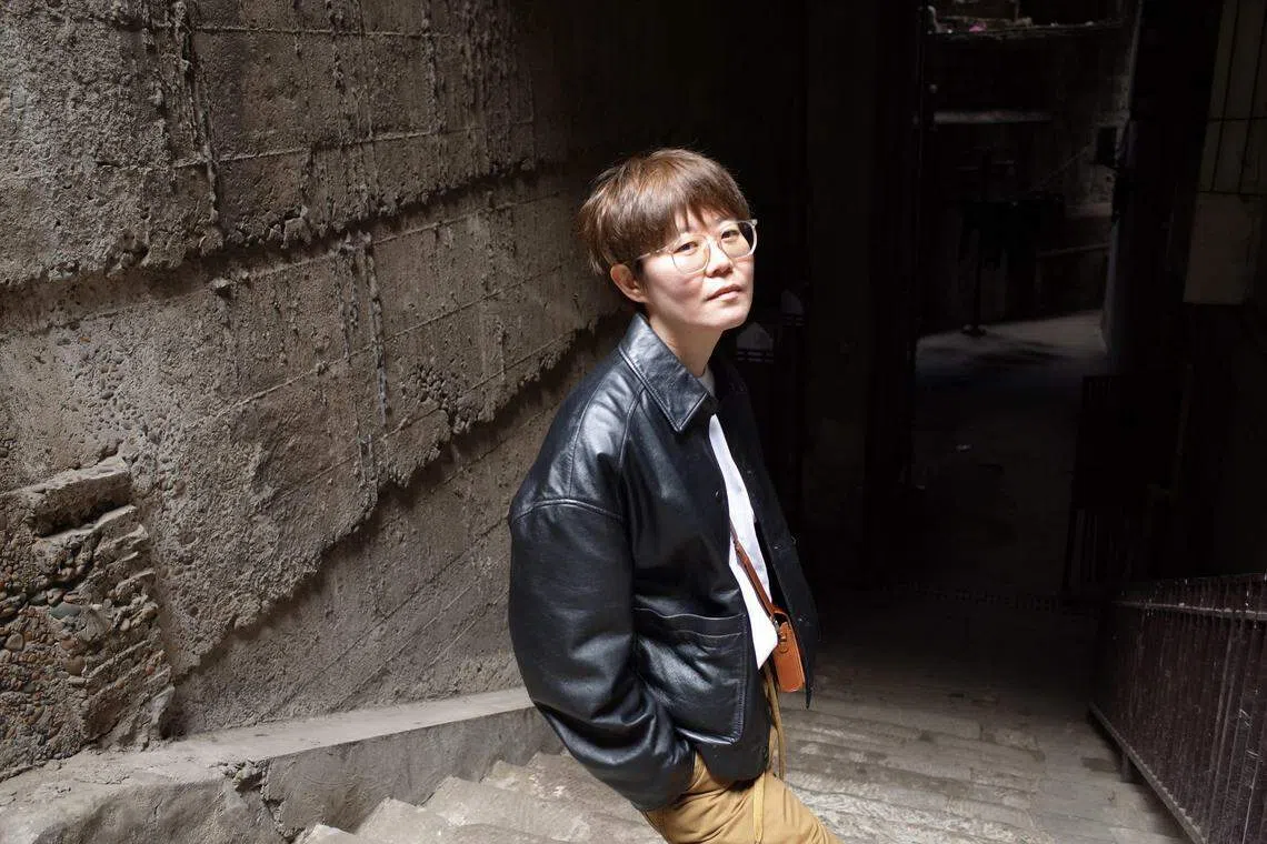 《紧急状态》译者陈思安：大学毕业后，才开始关注并重新认识新马地区。（受访者提供）