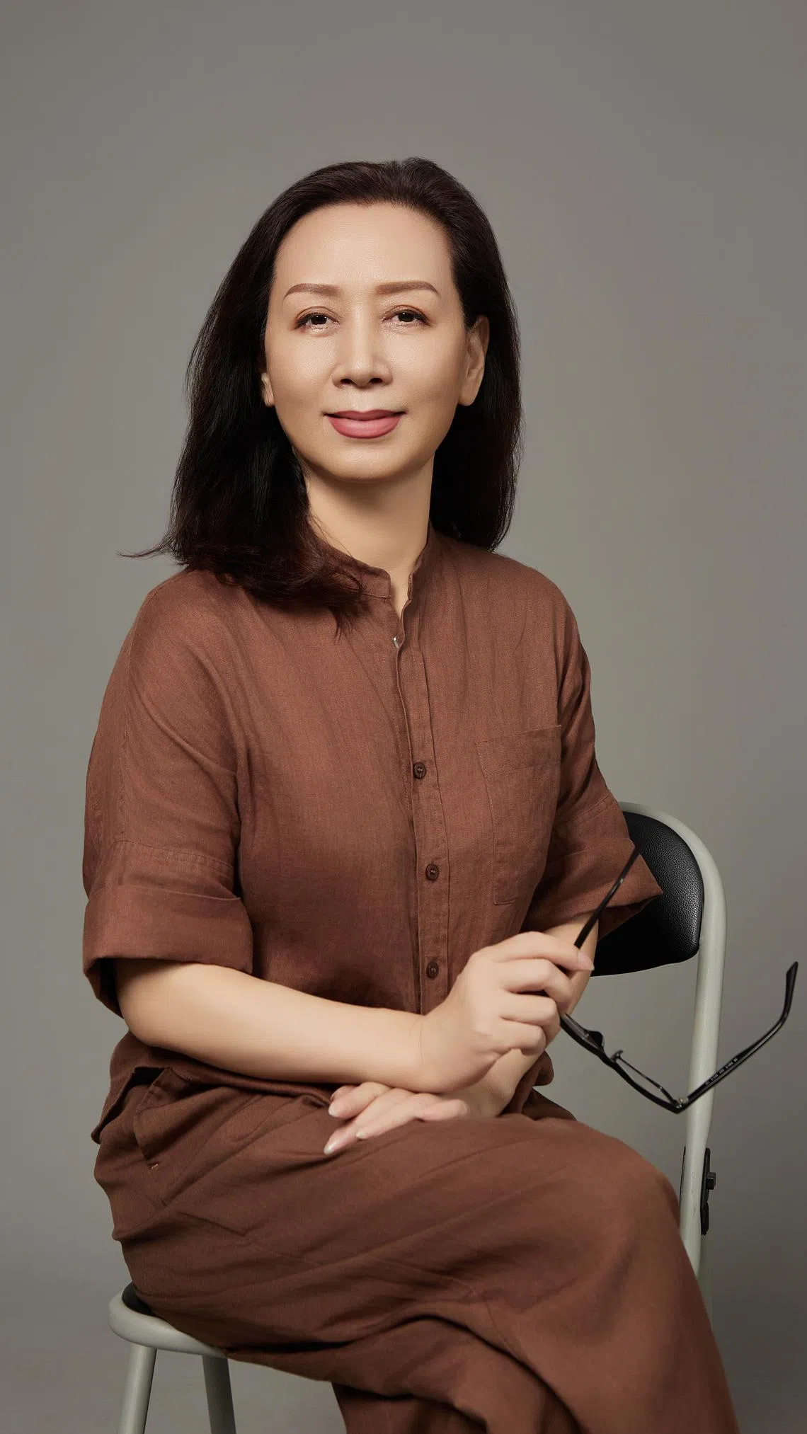 张莉既是何慧珍和吴冰儿的导师，也担任此剧导演。（主办方提供）