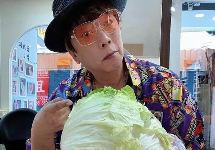 曹西平独居泰国时，曾有过在家中全身瘫软昏倒在地，三天无法外出的可怕经历。（互联网）