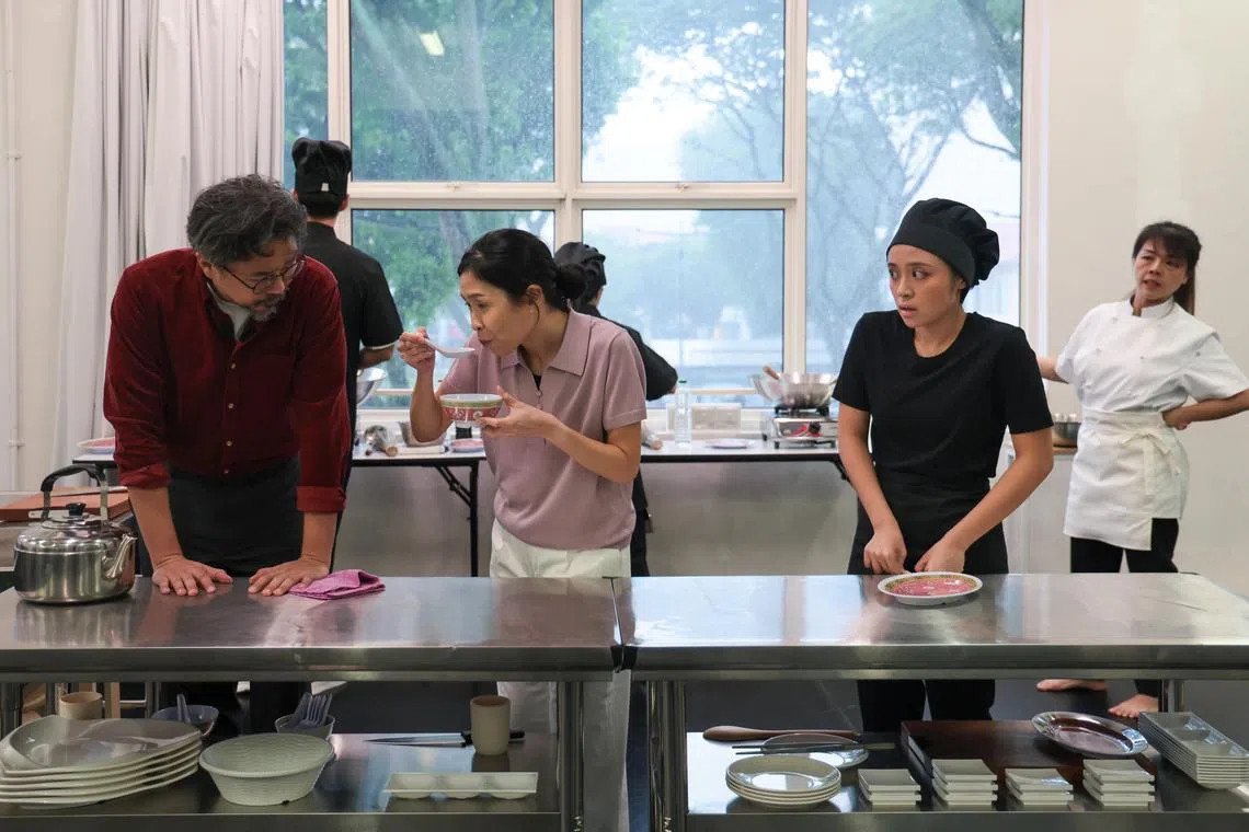 本剧编导谢燊杰说，很久以前就想做一部关于吃的戏。（张俊杰摄）