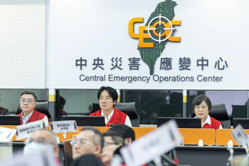 视导中央灾害应变中心 赖清德口误将卓揆降等