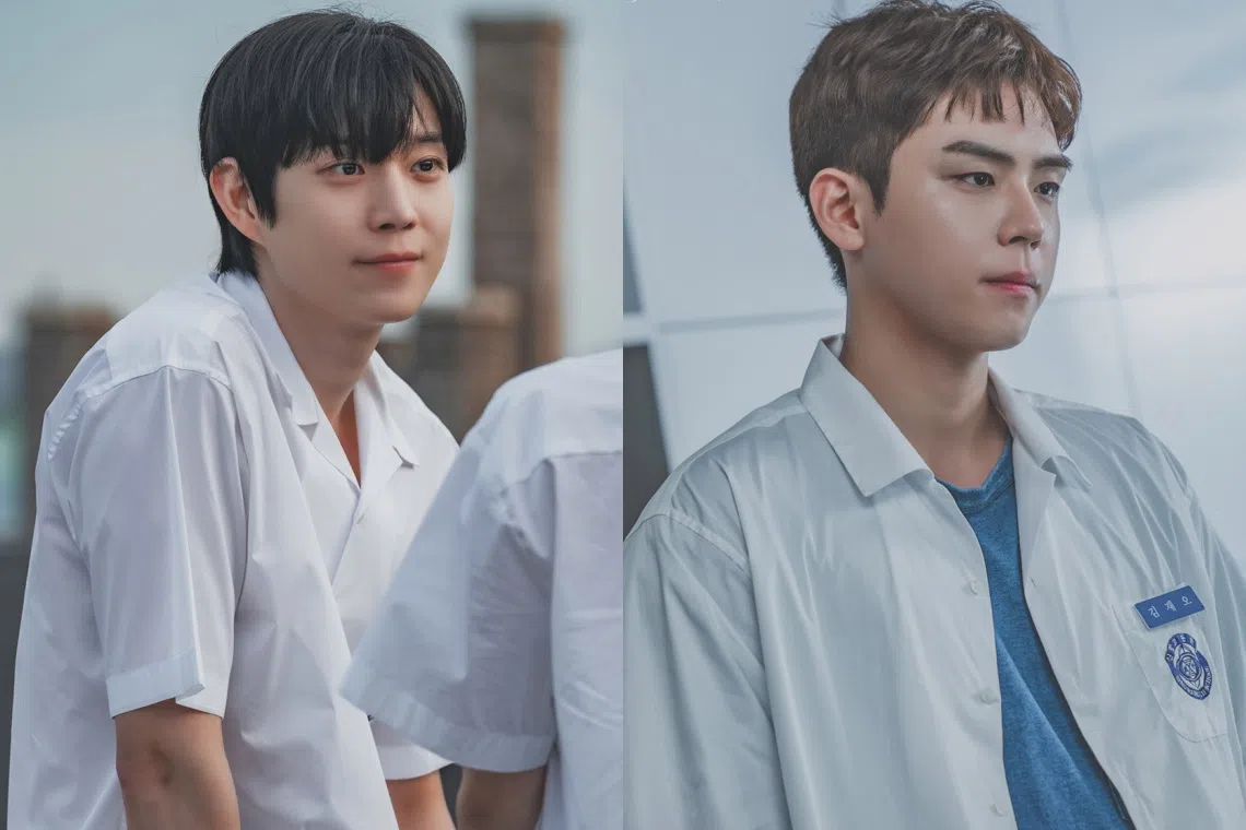 金永大（左图）和金度勋在剧中同时喜欢上金裕贞，用各自的方式守护她。（取自TVING脸书）