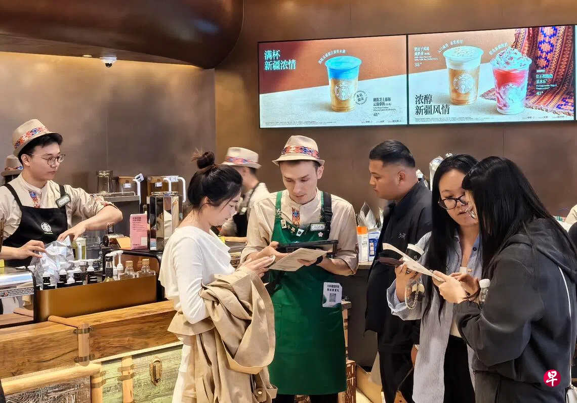星巴克新疆开店中美交锋 学者：特朗普压制对华鹰派双边关系趋稳