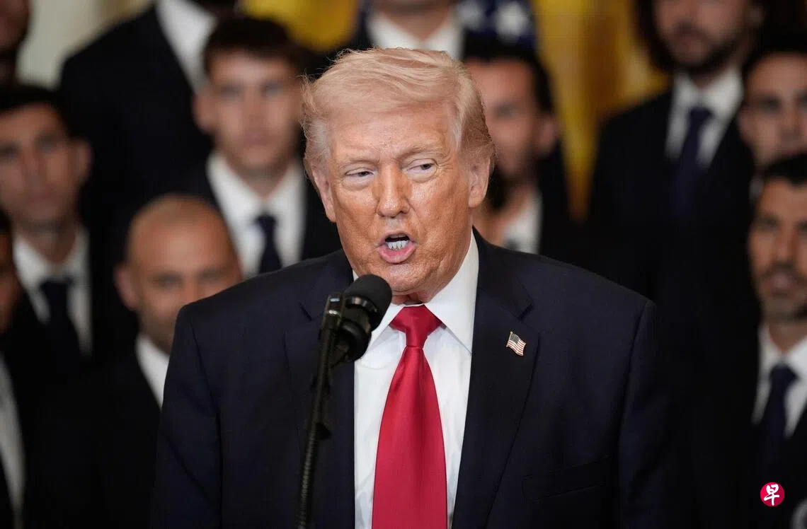 特朗普警告说，如果伊朗产生一名“延续哈梅内伊政策”的新领导人，将迫使美国“在五年内”重返战争。 （彭博社）