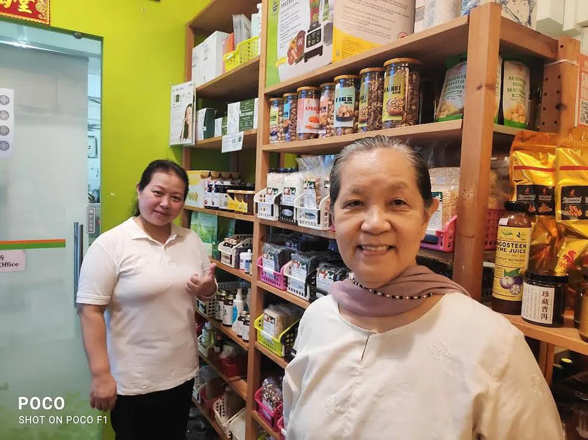 轻安地球村的零食部门，售卖各种健康素食。