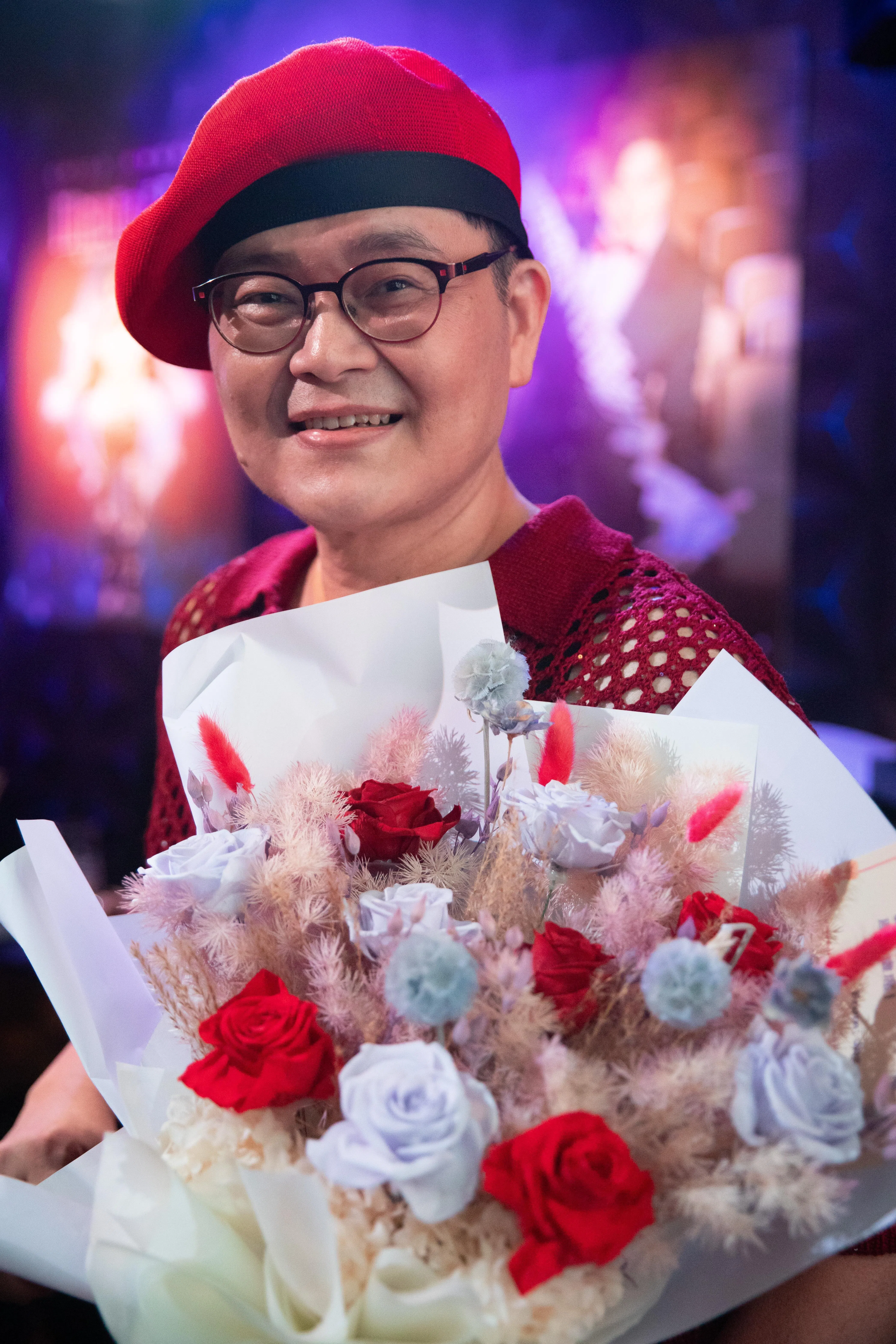 MV发布会当天恰逢钟添飞的59岁生日。（沈康雄摄）