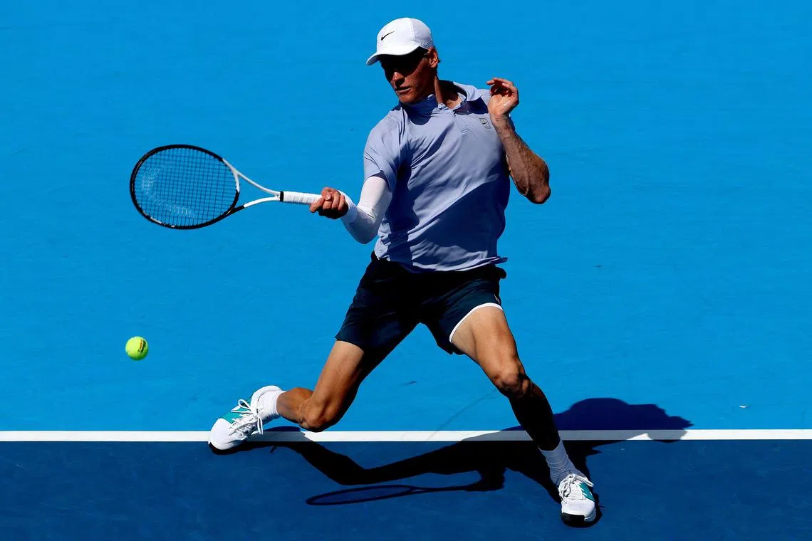 这是辛纳职业生涯在巡回赛中用时最短的胜利。（法新社）