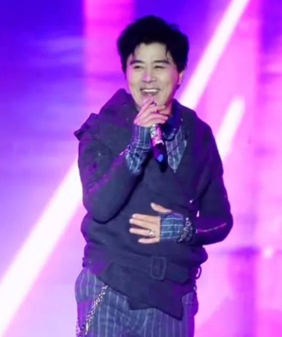 伍思凯最近一次露面是在2025年12月31日的中国大陆跨年演出上。（互联网）