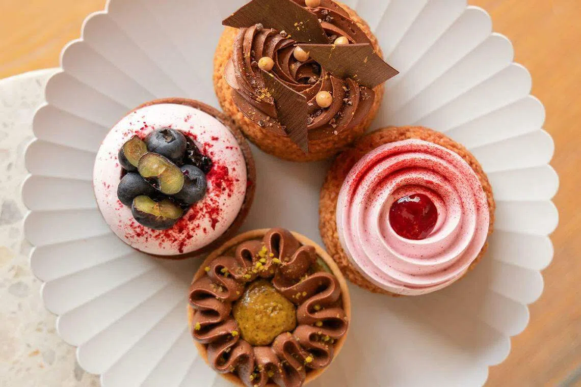 Leckerbaer的精美圣诞节泡芙和挞。（品牌提供）