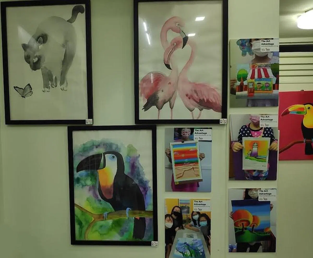 The Art People Pte Ltd儿童美术班的画作内容多样化。（甘霖摄）