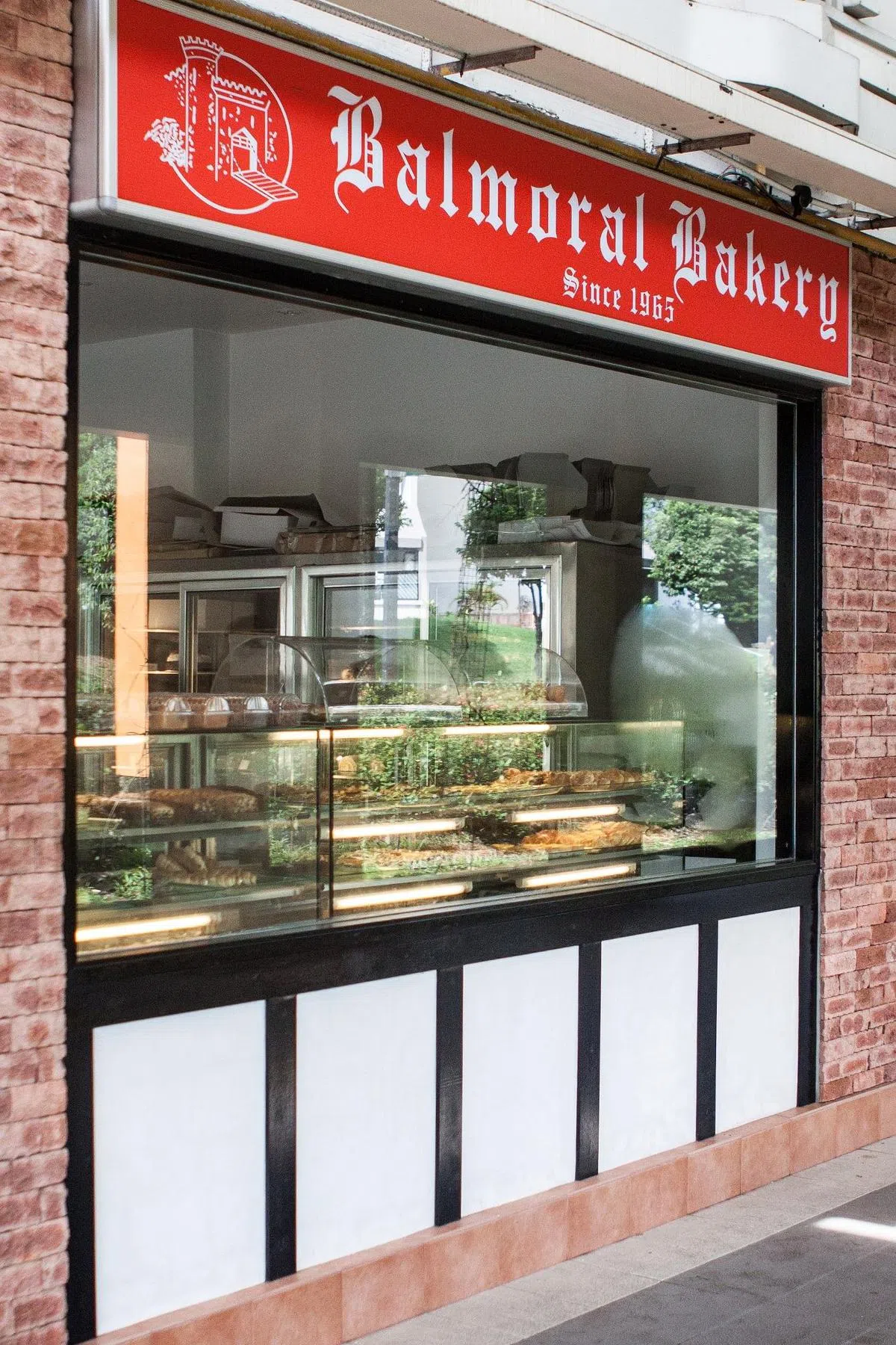 Balmoral Bakery的创办人当年特地到罗敏申百货公司的食品部门学习如何制作英式糕点。（图/Balmoral Bakery面簿）