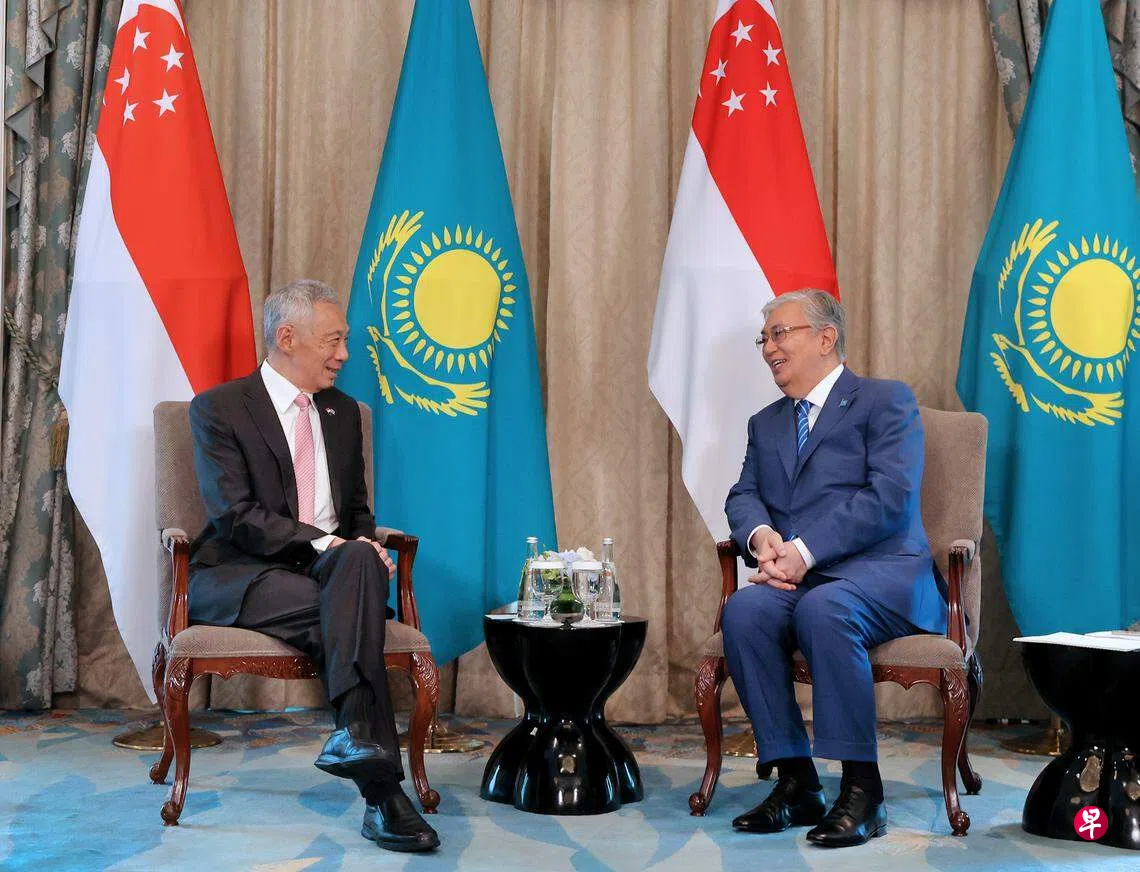 李显龙资政会见哈萨克斯坦总统托卡耶夫| 联合早报