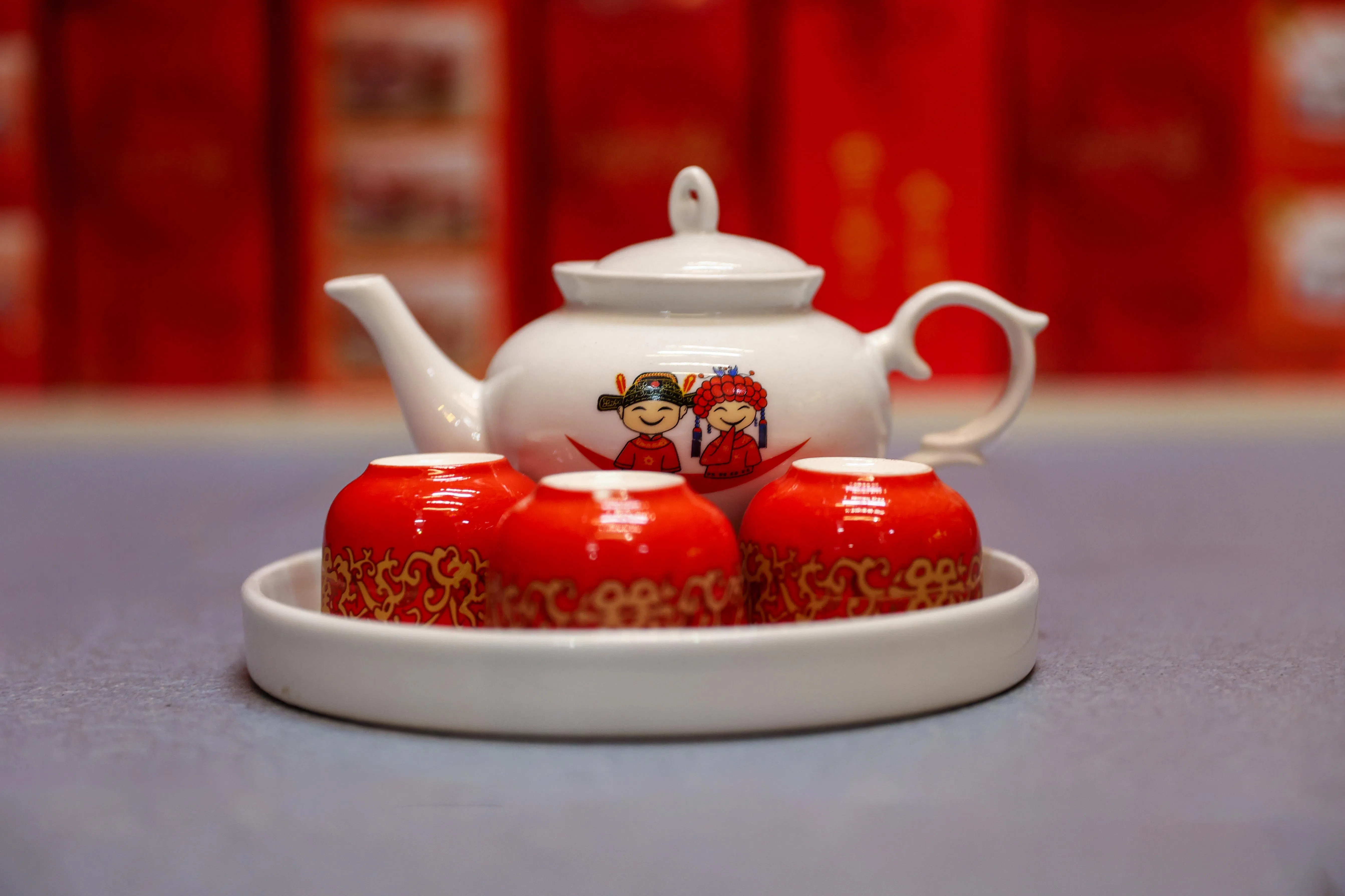 传统婚礼敬茶茶具。（白艳琳摄）