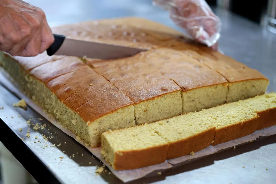 
香蕉蛋糕是龙发的人气蛋糕之一。（龙国雄摄）