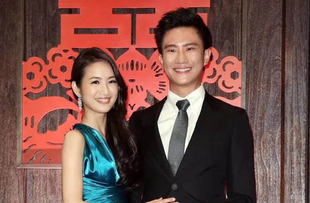 林依晨（左）与老公林于超长期分隔两地。（互联网）